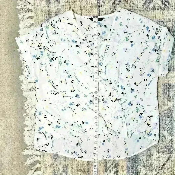 Banana Republic Women’s Wrap-Front White Floral Top Size XS - Picture 11 of 14